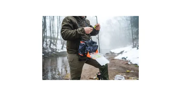 GIANTS FISHING - Vláčecí ledvinka Spinning Waist/Leg Bag