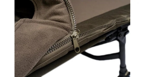 JRC - Lehátko se spacákem Defender II Flatbed Sleepsystem Wide