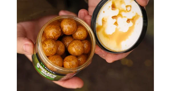 KAREL NIKL - Boilies v dipu Corn 20 mm 250 ml