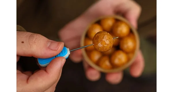 KAREL NIKL - Boilies v dipu Corn 24 mm 250 ml