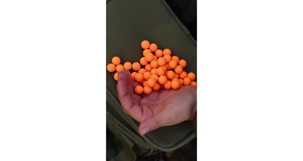 KAREL NIKL - Plovoucí boilies Chilli & Peach 16 mm 50 g