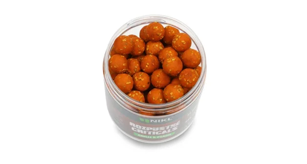 KAREL NIKL - Rozpustné Criticals boilie Chilli & Peach 14 mm 250 ml