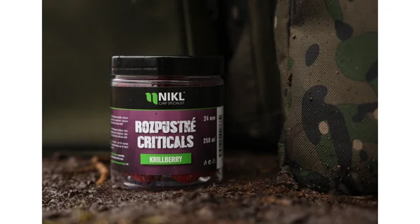 KAREL NIKL - Rozpustné Criticals boilie Krill Berry 24 mm 250 ml