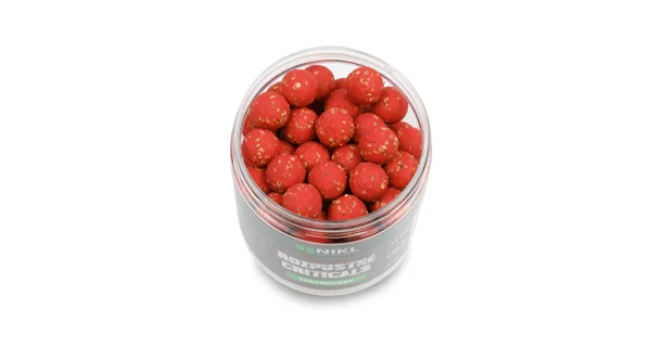 KAREL NIKL - Rozpustné Criticals boilie Strawberry 14 mm 250 ml