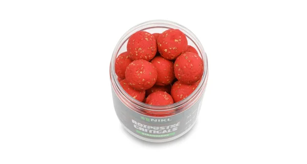 KAREL NIKL - Rozpustné Criticals boilie Strawberry 24 mm 250 ml