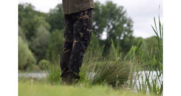 KORDA - Kalhoty Original Kombats Dark Kamo vel. L