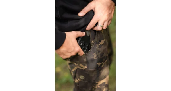 KORDA - Kalhoty Polar Kombats Dark Camo vel. 4XL