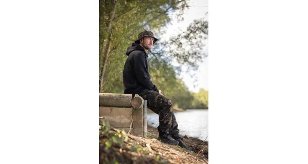 KORDA - Kalhoty Polar Kombats Dark Camo vel. S