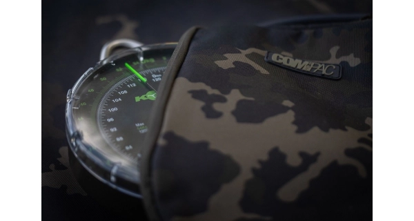 KORDA - Obal na váhu Compac Scales Pouch Dark Kamo