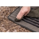 KORDA - Organizér na kolíky a tyče Compac Bivvy Wrap Dark Kamo