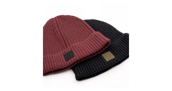 KORDA - Pletená zimní čepice LE Fishermen Beanie Burgundy