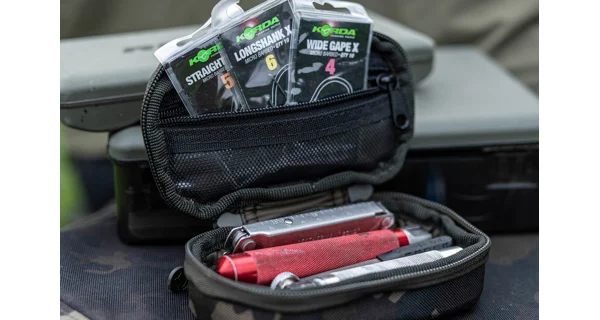 KORDA - Pouzdro Compac 70 Tackle Pouch Dark Kamo