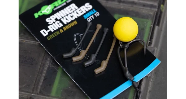 KORDA - Rovnátka Spinner D-Rig Kickers Green & Brown Medium 10 ks