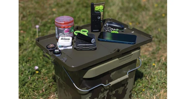 KORDA - Stolek na kbelík Bucket Table