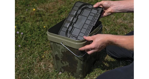 KORDA - Stolek na kbelík Bucket Table