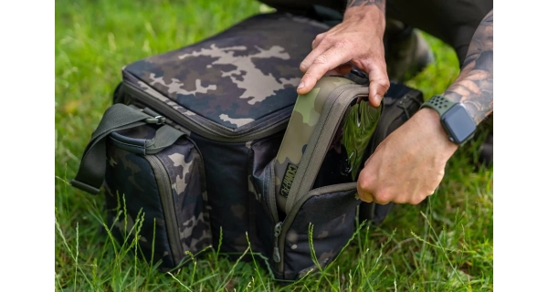 KORDA - Taška Compac Carryall Dark Kamo Small