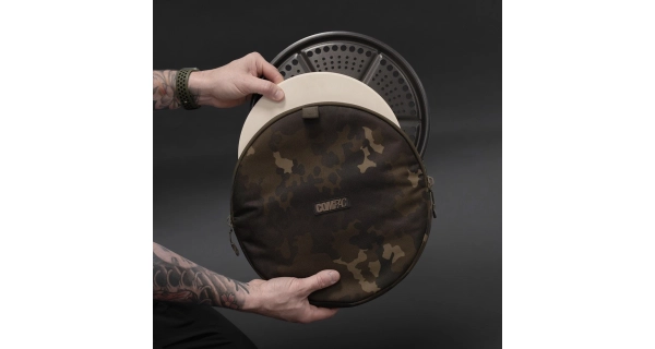 KORDA - Taška Compac Cobb Bag Dark Kamo