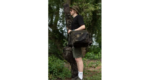 KORDA - Taška Compac Framed Carryall Dark Kamo Small