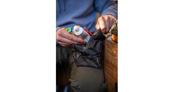 KORDA - Toaletní taška Wash Bag Dark Kamo