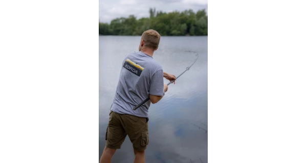 KORDA - Tričko Lakebed Tee Grey vel. 4XL