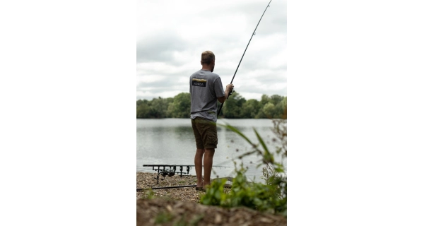 KORDA - Tričko Lakebed Tee Grey vel. L