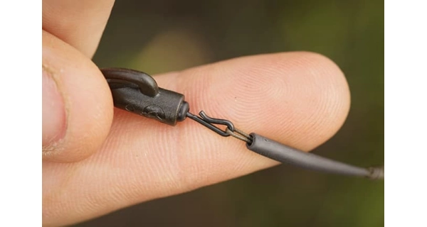 KORDA - Závěs na olovo QC Hybrid Lead Clip Gravel / Clay 8 ks