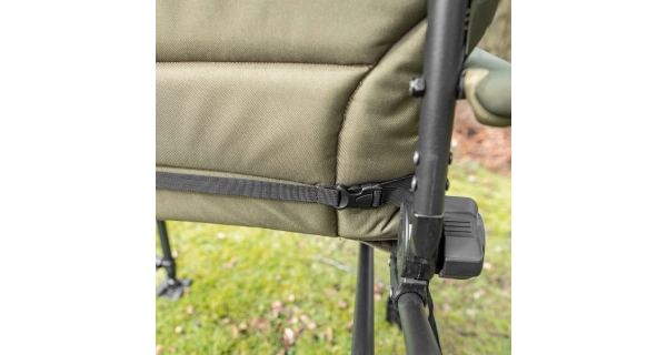 KORUM - Přehoz na křesla Universal Waterproof Chair Cover