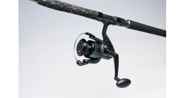 MADCAT - Prut Silure Vertical Combo 1,8 m 100-250 g + naviják Penn Wrath II 5000