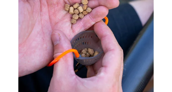 MAINLINE - Pelety SK8 Pellet 8 mm 1 kg