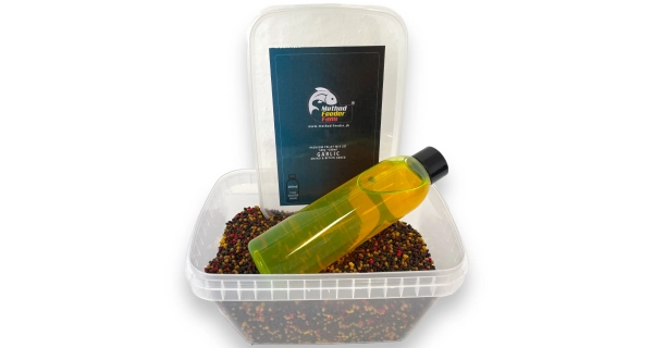 METHOD FEEDER FANS - Pellet Mix Set Fluo pelety 2 mm 500 g + 200 ml Fluo booster Česnek
