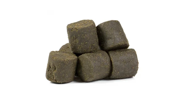 MIKBAITS - Pelety Classic Halibut Mamut 28 mm 1 kg