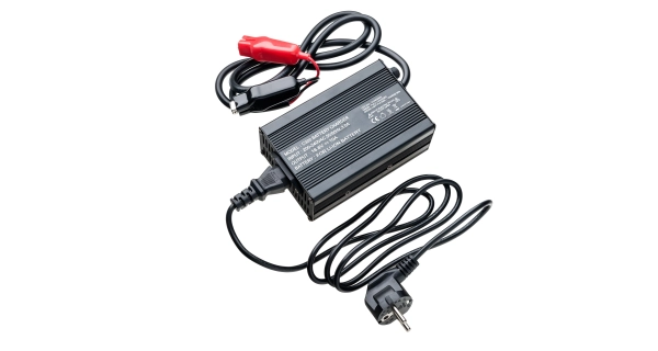 MIVARDI - Baterie M-cell 12v 50 Ah + 10 a nabíječka