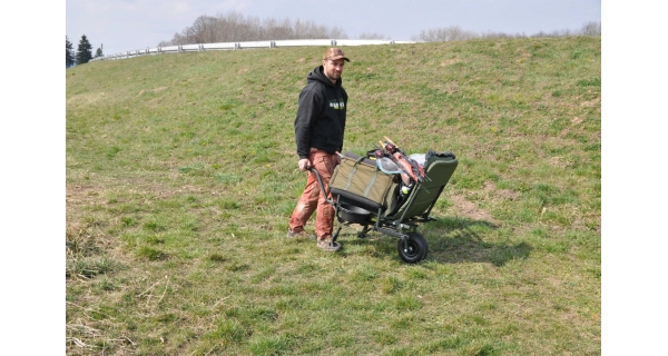 MIVARDI - Křeslo feeder Master + transp. system