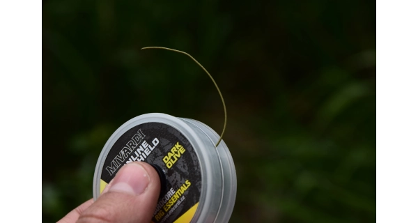 MIVARDI - Návazcová šňůrka Skinline Stripshield 15 m/25 lb Dark olive