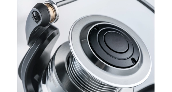 MIVARDI - Naviják Roxis 4000