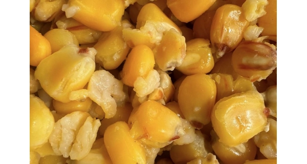 MIVARDI - Partikl Kukuřice 2,5 kg Jahoda