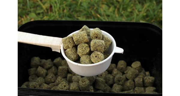 MIVARDI - Pelety Rapid Turbo 12 mm 1 kg