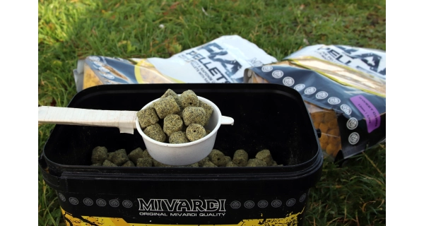 MIVARDI - Pelety Rapid Turbo 12 mm 2,5 kg