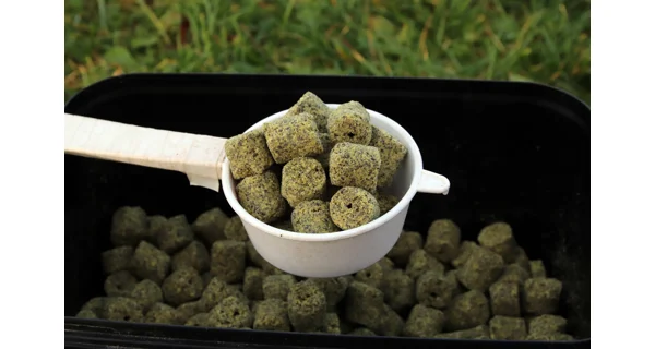 MIVARDI - Pelety Rapid Turbo 8 mm 1 kg