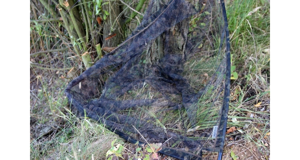 MIVARDI - Podběrák CamoCode