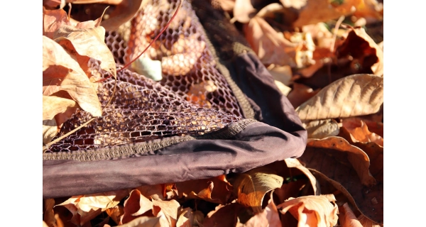 MIVARDI - Podběrák CamoCode
