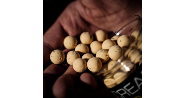 MUNCH BAITS - Plovoucí boilies Cream Seed 18mm 200ml
