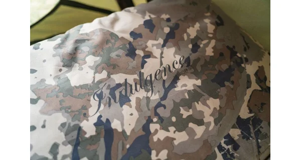 NASH - Lehátko Indulgence 4 Leg Junior Sleep System Camo