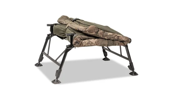 NASH - Lehátko Indulgence 4 Leg Junior Sleep System Camo