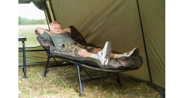 NASH - Lehátko Indulgence 4 Leg Junior Sleep System Camo