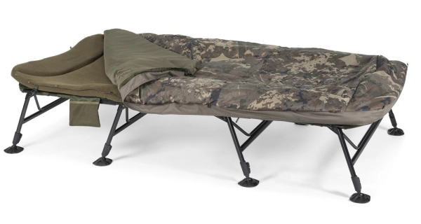 NASH - Lehátko se spacákem Indulgence HD40 Sleep System 8 Legs Camo Emperor