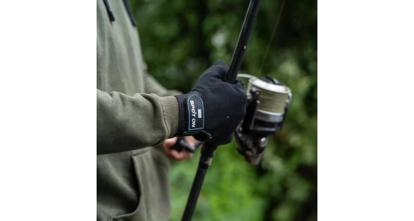 NASH - Nahazovací rukavice Spot On Casting Glove Levá