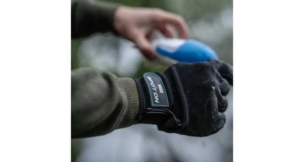 NASH - Nahazovací rukavice Spot On Casting Glove Levá