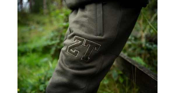 NASH - Tepláky Zero Tolerance Wind Chill Joggers Varsity vel. M
