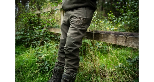 NASH - Tepláky Zero Tolerance Wind Chill Joggers Varsity vel. S